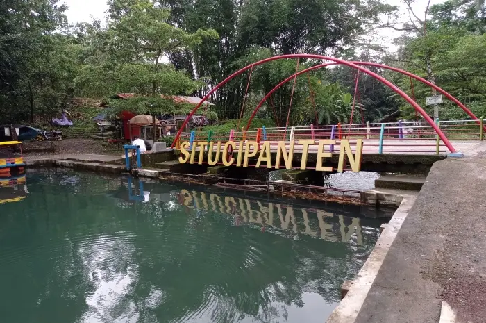 Situ Cipanten, Wisata Alam yang Menyuguhkan Danau dengan 7 Mata Air di Majalengka